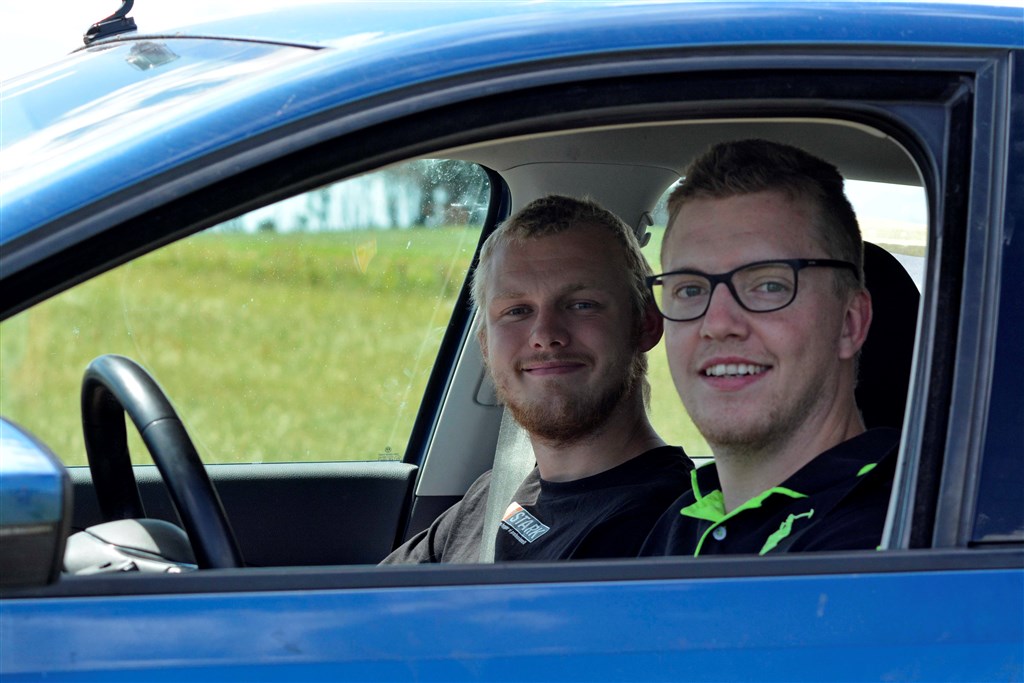Johnni Bragenholt Christensen og Thomas Hjorth Østergaard gik til makronerne i deres VW Polo 6R.
(Foto: Åge Keseler Kirketerp)